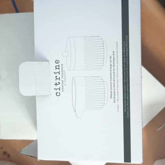 Elegant Creamer And Sugar Set - Picture 4 of 5